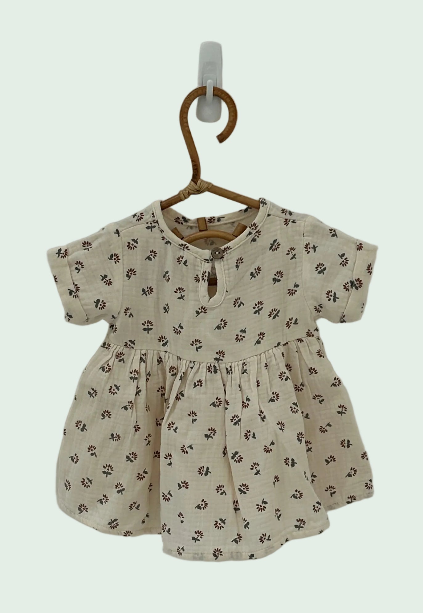 Dress by Quincy Mae - Size 1 month